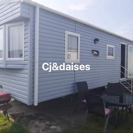 Cj & Daisies Holiday Home เพรสตาติน ภายนอก รูปภาพ