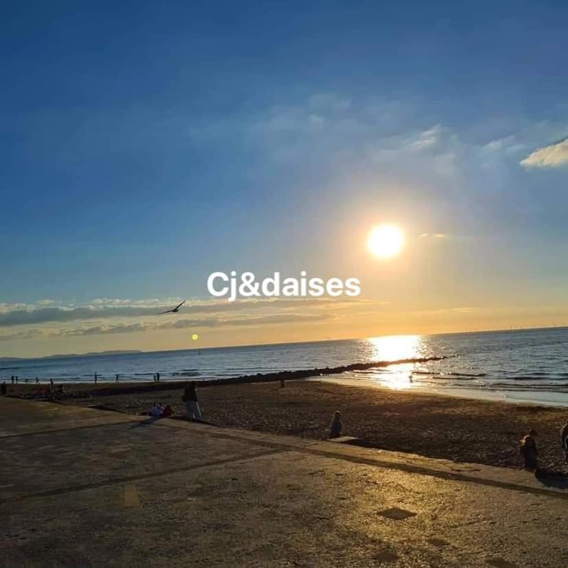 Cj & Daisies Holiday Home เพรสตาติน ภายนอก รูปภาพ