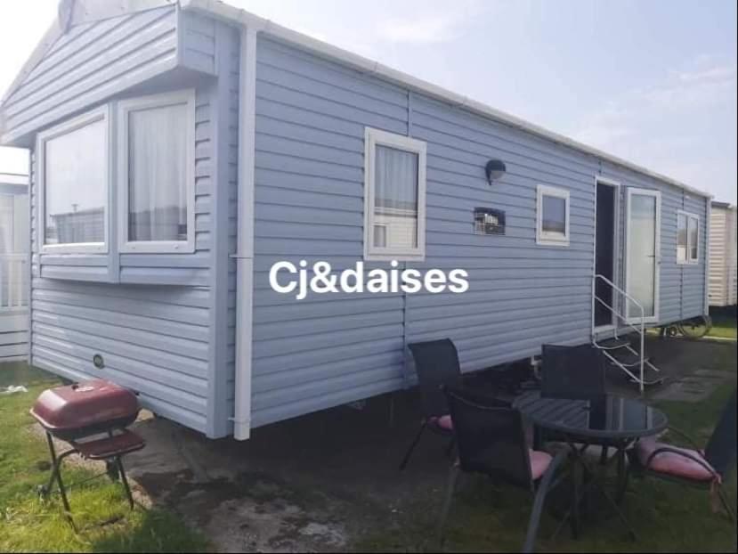 Cj & Daisies Holiday Home เพรสตาติน ภายนอก รูปภาพ
