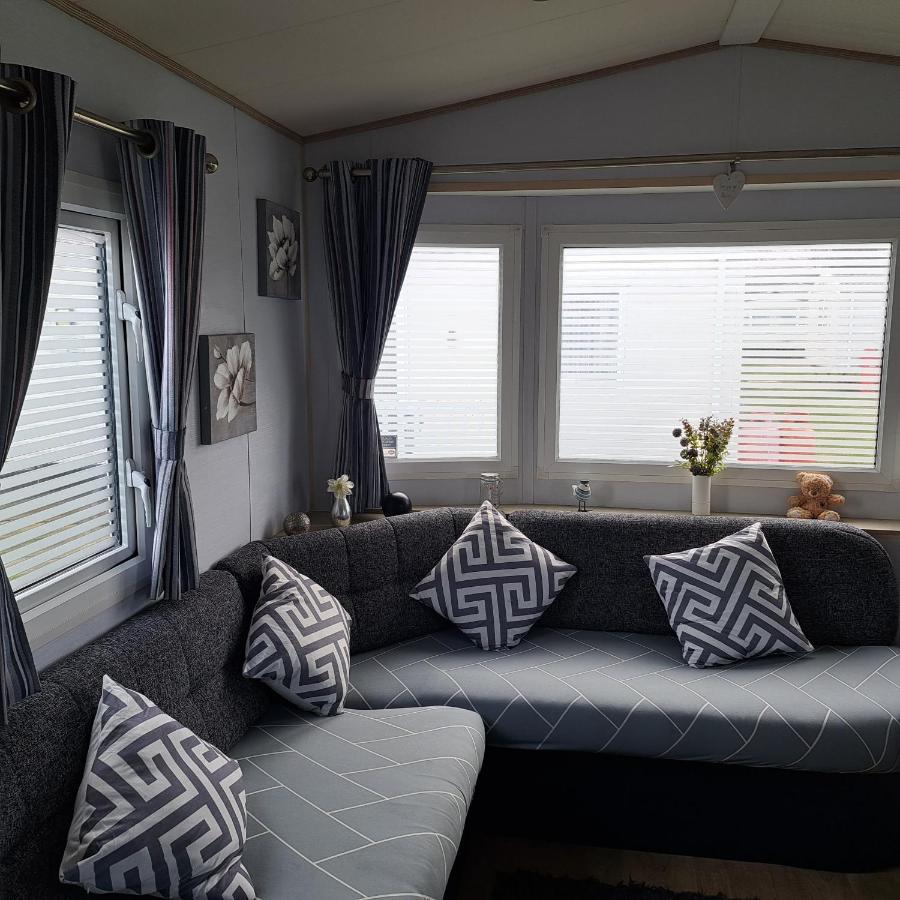 Cj & Daisies Holiday Home เพรสตาติน ภายนอก รูปภาพ
