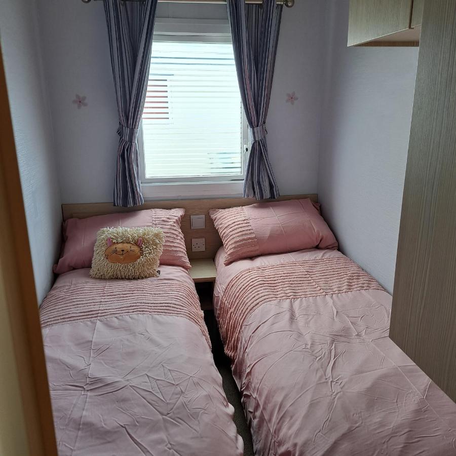 Cj & Daisies Holiday Home เพรสตาติน ภายนอก รูปภาพ